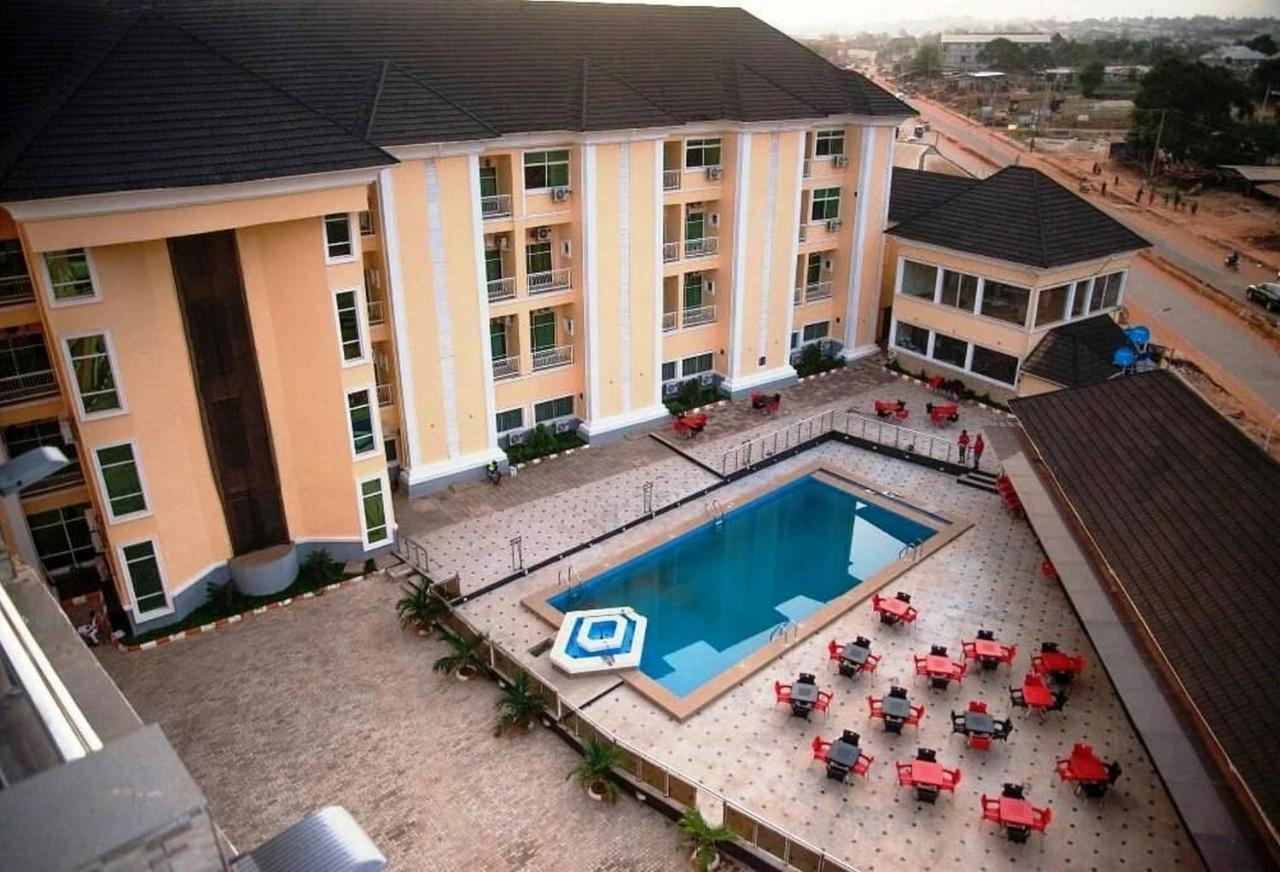 Room In Lodge - Hampton Towers Spa Asaba Exterior foto