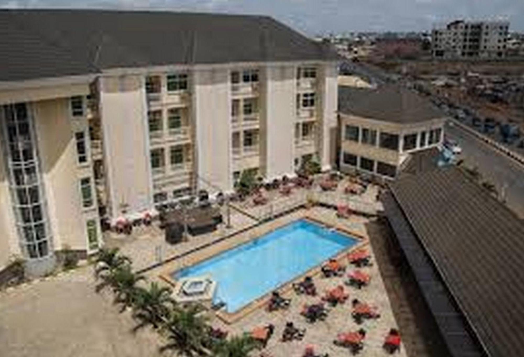 Room In Lodge - Hampton Towers Spa Asaba Exterior foto