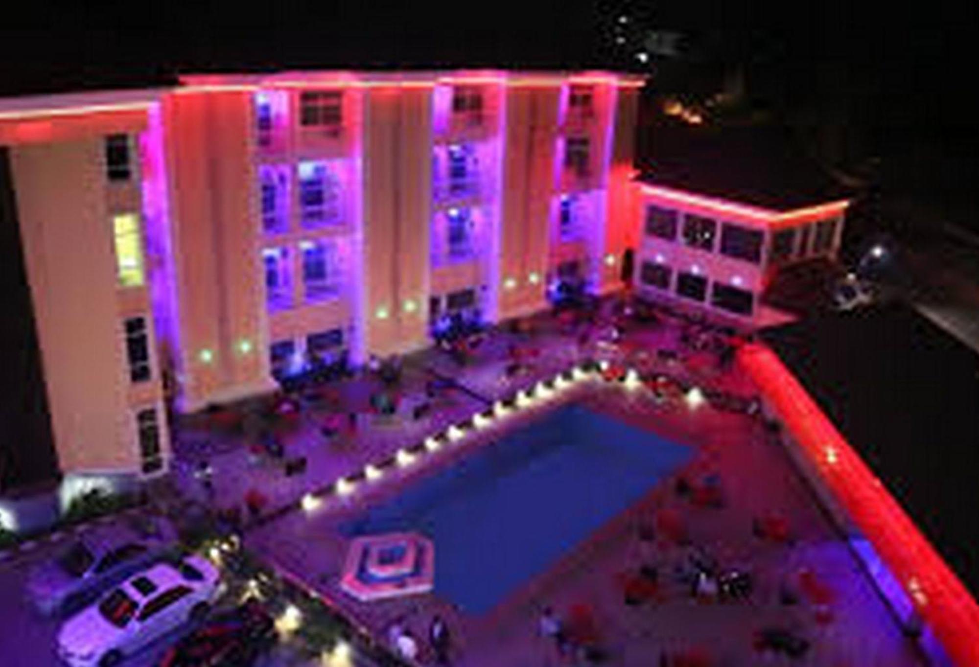 Room In Lodge - Hampton Towers Spa Asaba Exterior foto