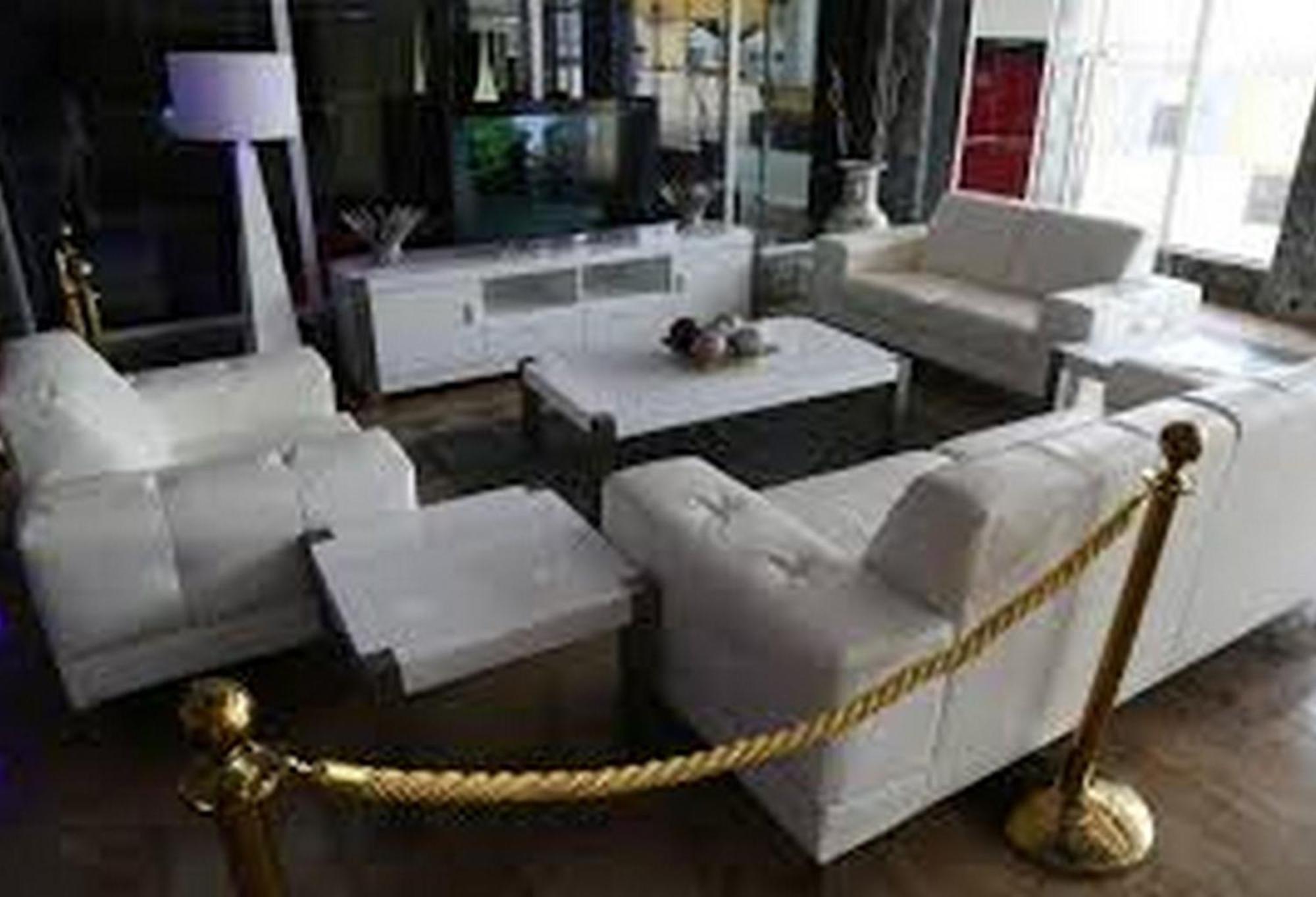 Room In Lodge - Hampton Towers Spa Asaba Exterior foto