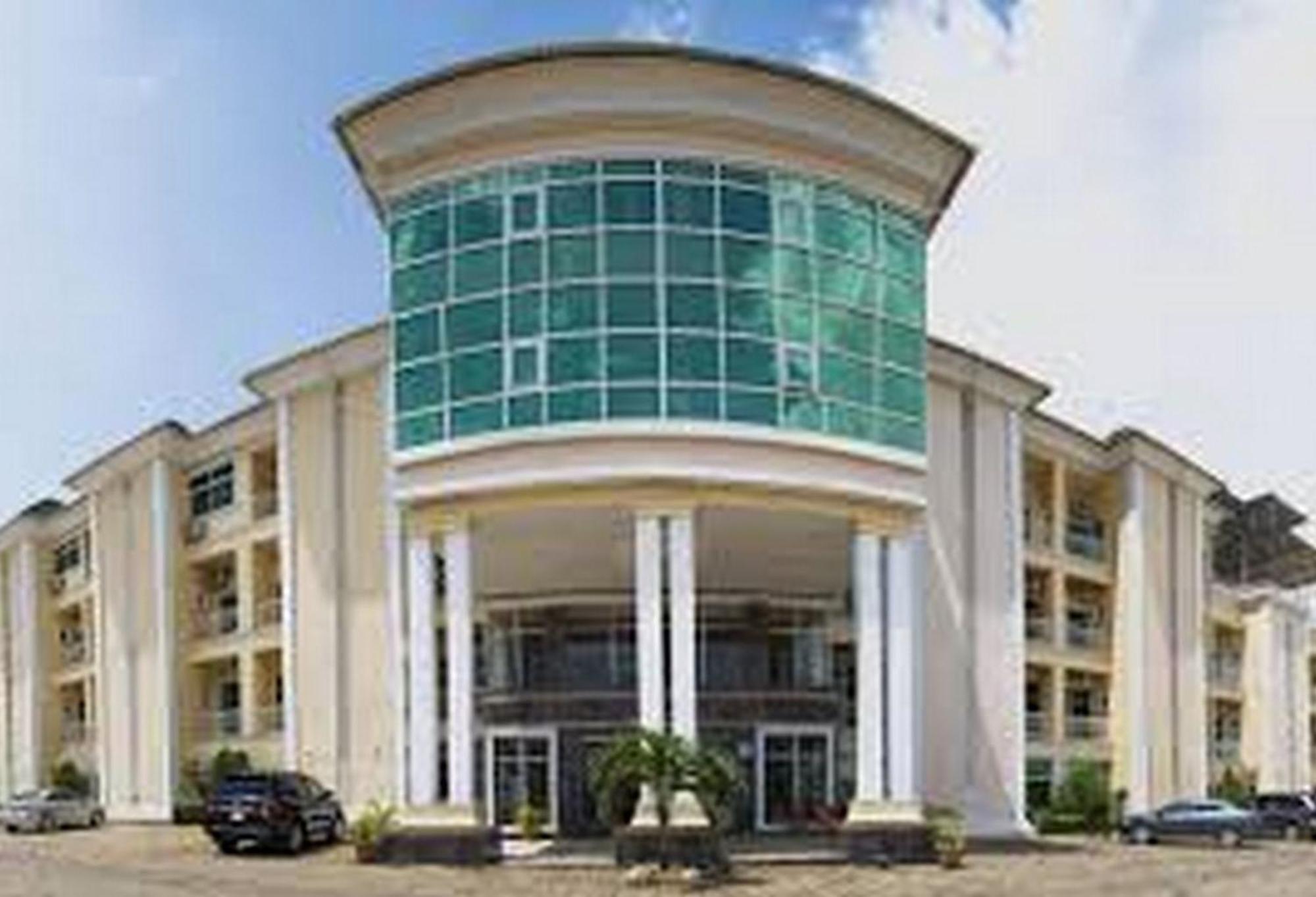 Room In Lodge - Hampton Towers Spa Asaba Exterior foto